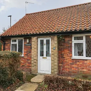 Cornerways, 8 North Lane Holiday home York