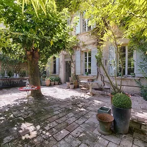 Maison Xixe Et Jardin En Intramuros Holiday home Avignon